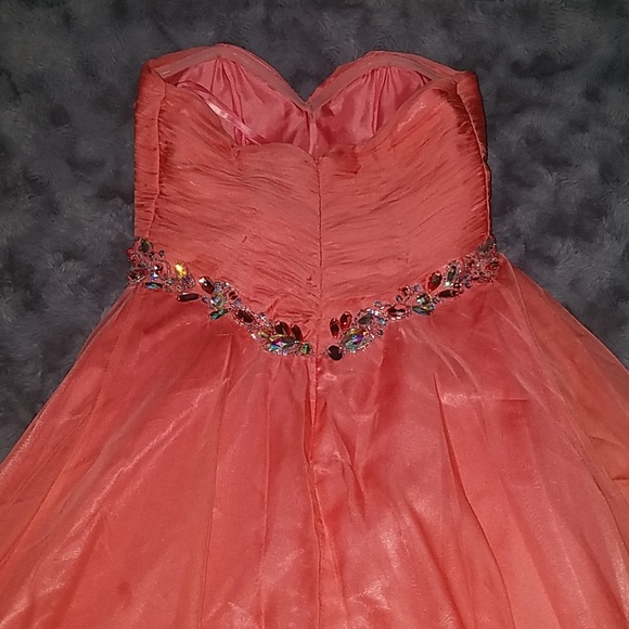 Peach Diamonded prom dress💗 - Picture 3 of 4